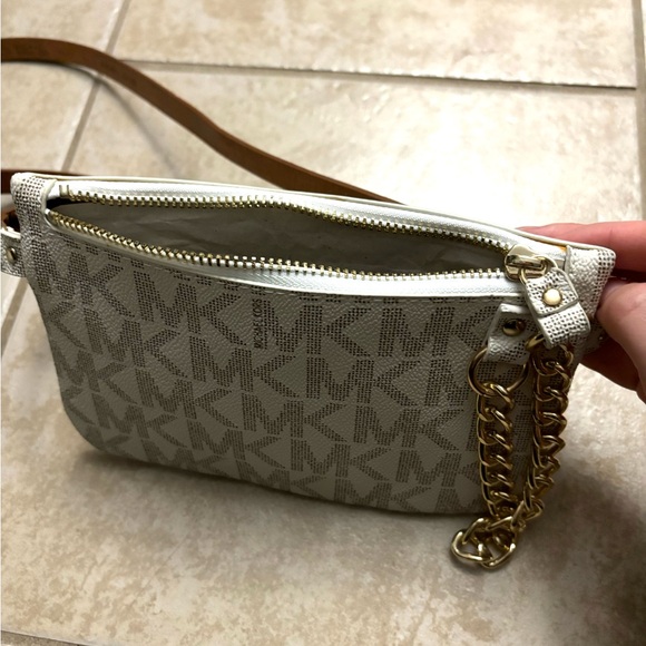 Michael Kors Belt Bag - Picture 3 of 5